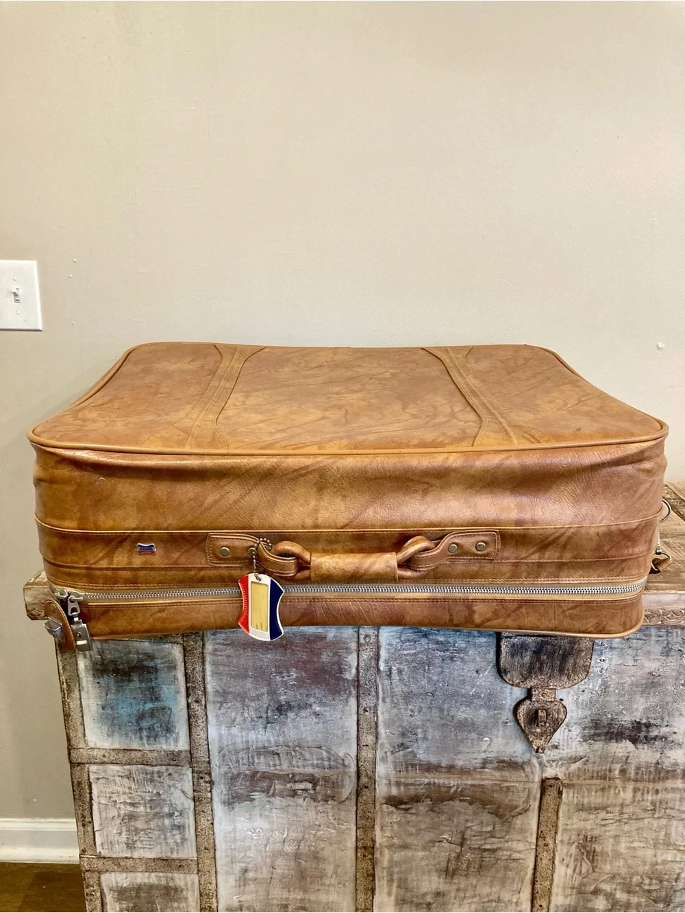 Vintage American Tourister Suitcase 1970s/80s Made in Taiwan